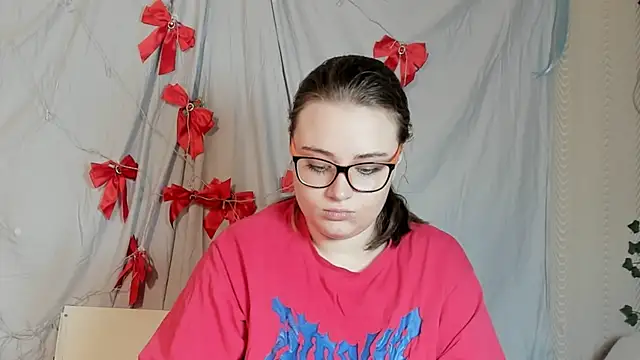 Snapshot of Seductive_She_Wolf chatting on 01/17/26, 05:38 Seductive She Wolf online show from 01/17/26, 05:38