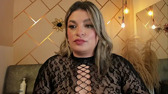 marianeporter   online show from 11/13/25, 02:21