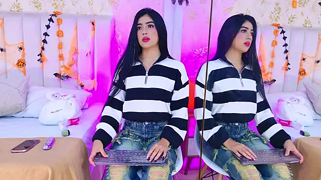 Mia-Monroe online show from 11/03/25, 02:57