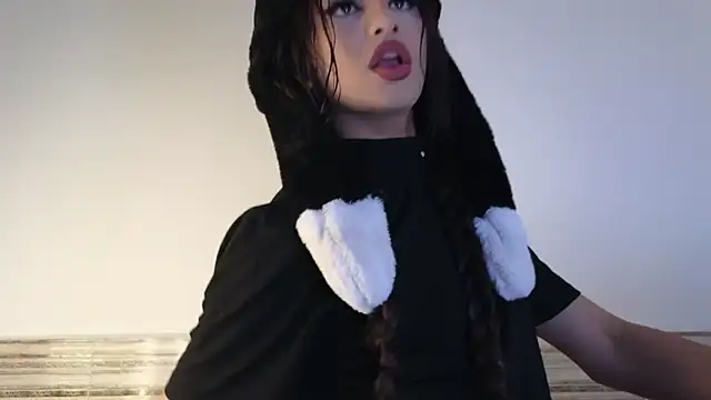 Sophia Cambpell online show from 12/02/25, 09:21