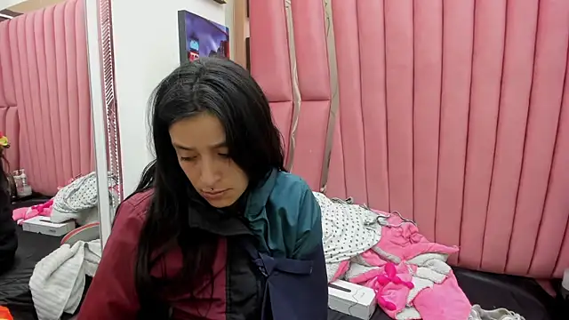 Sarah Hornny online show from 02/05/26, 03:33