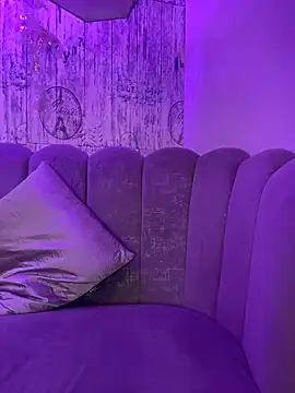 AbyThompson online show from 11/18/25, 02:54