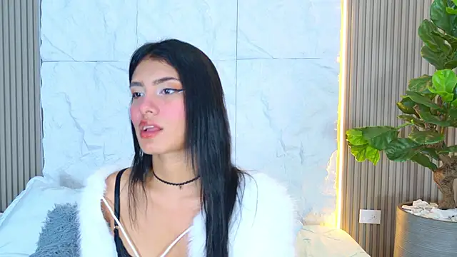 LaurenRodriiguez online show from 04/13/26, 12:43