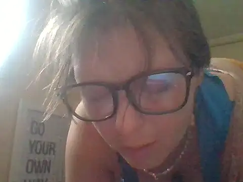 Snapshot of KatieBARBiE98 chatting on 09/27/25, 09:20 KatieBARBiE98 online show from 09/27/25, 09:20