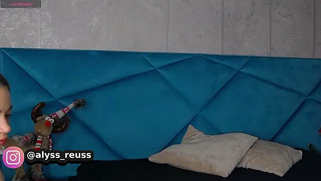 AlyseReuse online show from 02/22/25, 08:53