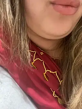 yassminsexy22 online show from 05/20/26, 10:16
