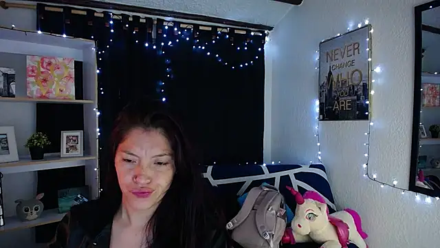 Snapshot of Sian__1 chatting on 01/17/25, 12:31 Sian 1 online show from 01/17/25, 12:31