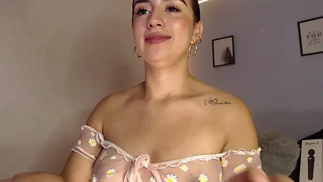 SophiaJoliebm online show from 12/06/24, 07:32