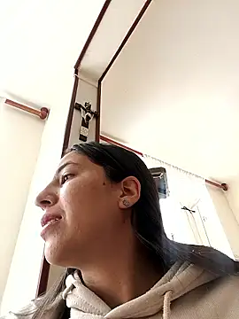 Snapshot of Bonny_Klote chatting on 02/14/26, 03:42 Bonny Klote online show from 02/14/26, 03:42