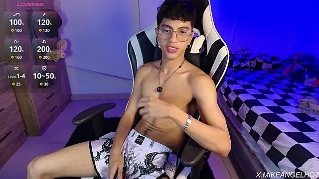 Angelligth online show from 03/19/26, 03:43