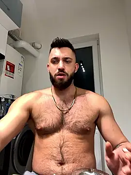 LoveIsBlind  online show from 12/06/24, 11:03