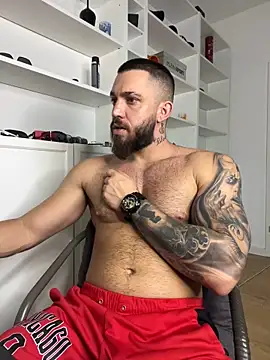 LoveIsBlind  online show from 09/22/25, 03:36