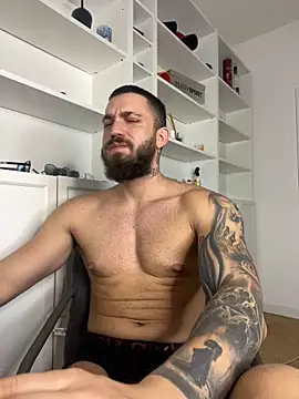 LoveIsBlind  online show from 10/03/25, 04:09