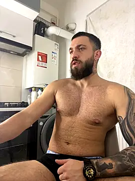 LoveIsBlind  online show from 10/15/25, 04:45