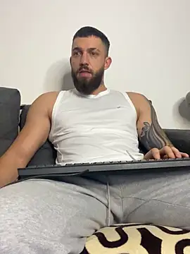 LoveIsBlind  online show from 11/07/25, 08:58