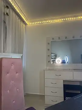 lina pink online show from 03/03/26, 10:15