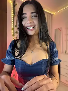 lina pink online show from 04/17/26, 01:08