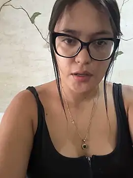 Snapshot of Karla-sexy01 chatting on 12/30/24, 03:46 Karla-sexy01 online show from 12/30/24, 03:46