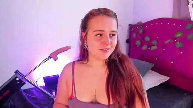 Snapshot of evy_orange1 chatting on 01/24/25, 06:14 evy orange1 online show from 01/24/25, 06:14