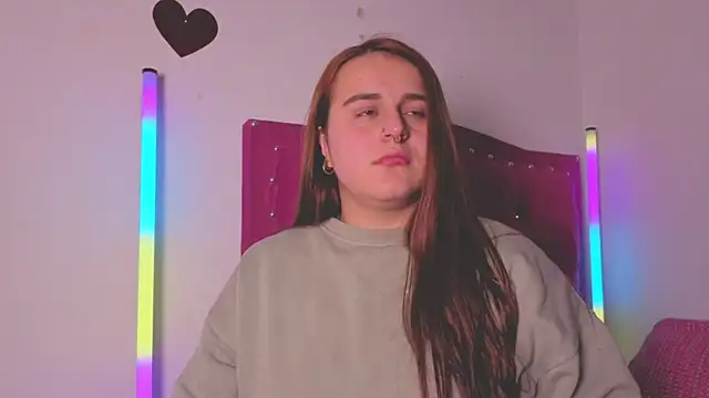 Snapshot of evy_orange1 chatting on 10/21/25, 12:55 evy orange1 online show from 10/21/25, 12:55