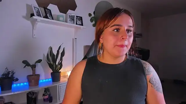 evy orange1 online show from 02/05/26, 12:26