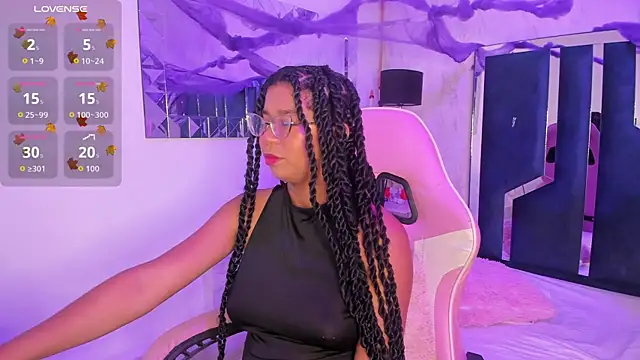 MilaHall  online show from 10/28/25, 03:54