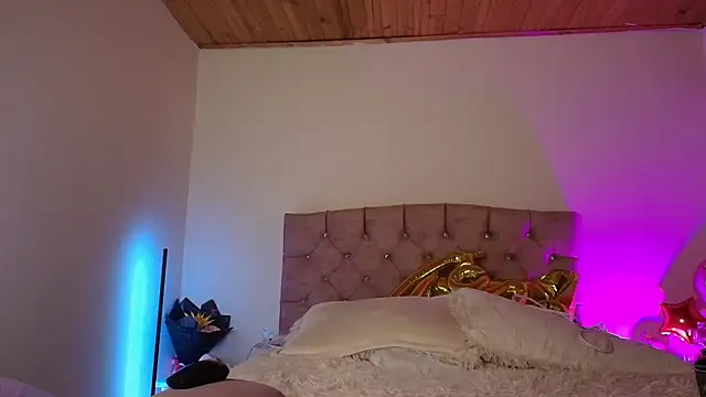 miaa saenz1 online show from 11/08/25, 04:34