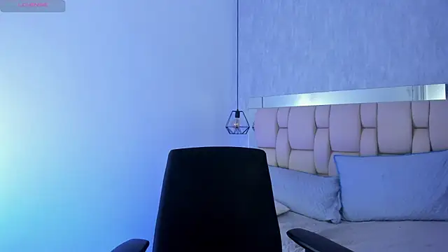 Roxie-Summers11 online show from 02/20/25, 02:18