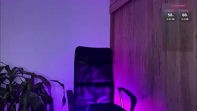 Julifoxx online show from 12/28/24, 12:26