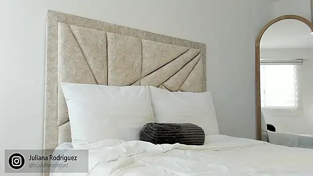 Julifoxx online show from 10/26/25, 09:10