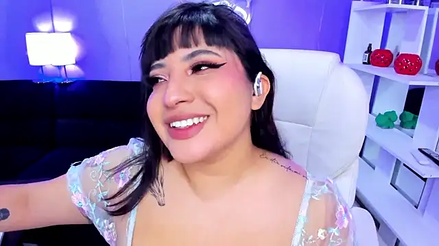 Emma monserrat online show from 04/13/26, 11:27