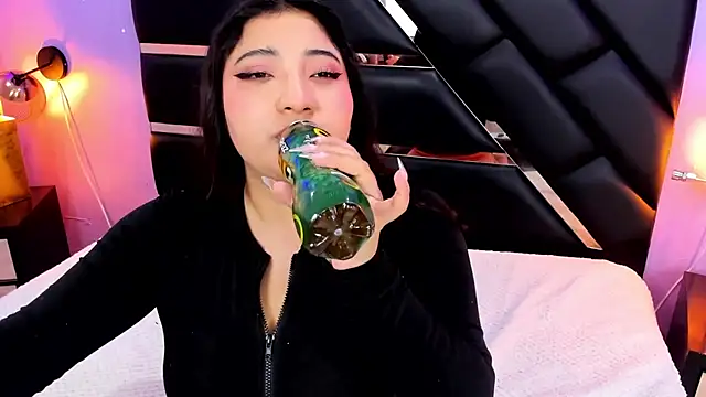 Emma monserrat online show from 07/15/26, 11:26