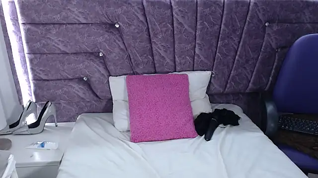 Penelope Fox14 online show from 03/10/26, 01:27