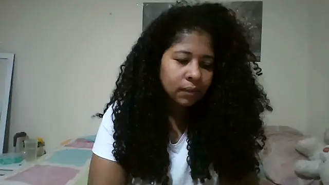 Snapshot of Ivon-09 chatting on 06/09/26, 12:06 Ivon-09 online show from 06/09/26, 12:06