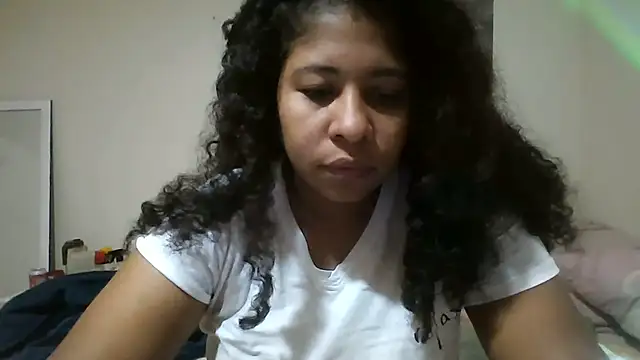 Snapshot of Ivon-09 chatting on 06/10/26, 12:37 Ivon-09 online show from 06/10/26, 12:37