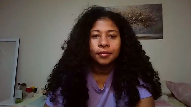 Snapshot of Ivon-09 chatting on 06/12/26, 12:15 Ivon-09 online show from 06/12/26, 12:15