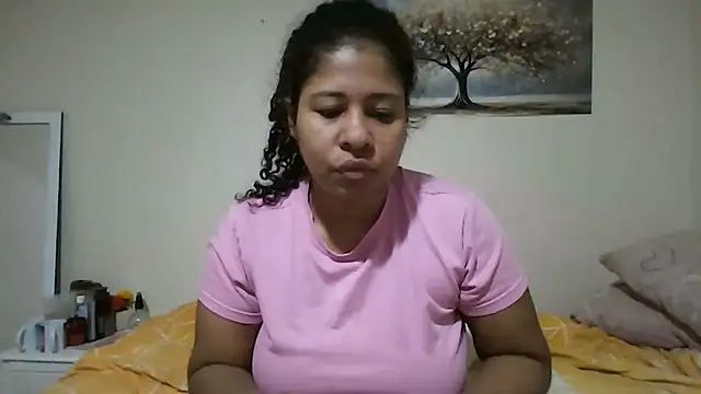Snapshot of Ivon-09 chatting on 06/18/26, 12:09 Ivon-09 online show from 06/18/26, 12:09