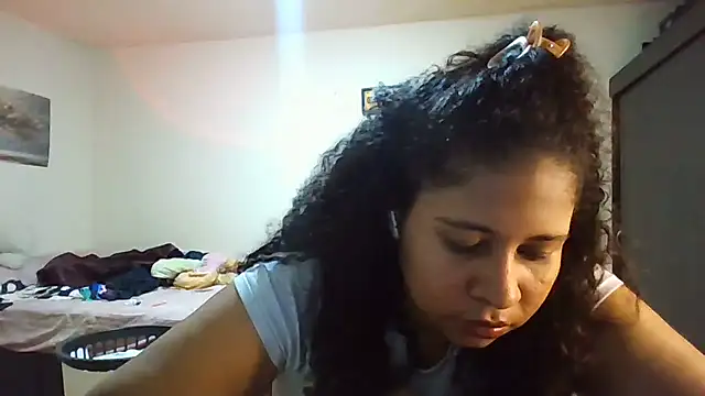 Snapshot of Ivon-09 chatting on 07/04/26, 11:33 Ivon-09 online show from 07/04/26, 11:33