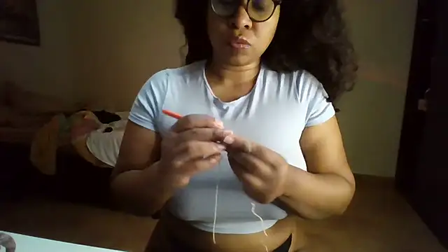 Snapshot of Ivon-09 chatting on 07/08/26, 12:31 Ivon-09 online show from 07/08/26, 12:31