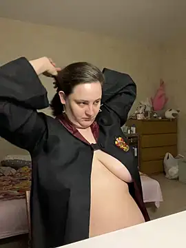 hungry1bunny online show from 04/17/26, 06:33