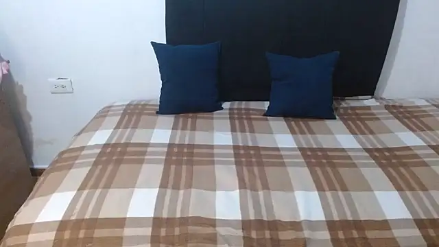 charlotte slut online show from 03/01/26, 08:33