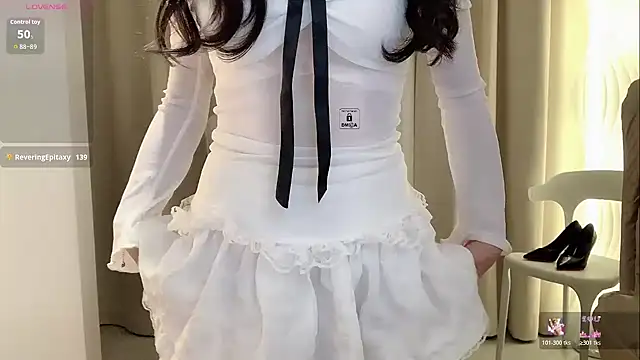 zhuzhu-520- online show from 11/01/25, 03:58