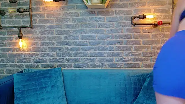 LisaCaprice online show from 07/18/26, 04:05