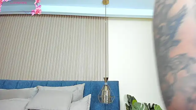 kathecute   online show from 05/19/26, 01:44