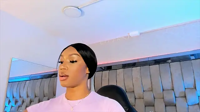 ChaynnaCooper online show from 02/11/25, 12:05