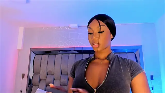 ChaynnaCooper online show from 02/19/25, 12:00