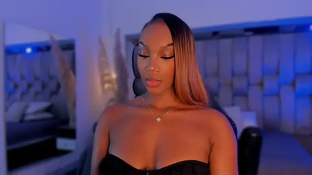 ChaynnaCooper online show from 10/28/25, 03:43