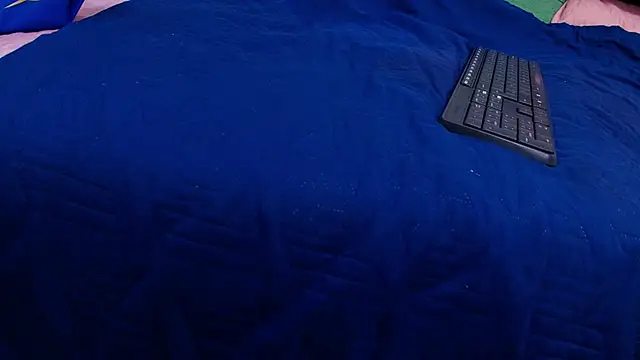 nicol f online show from 10/07/25, 07:33