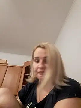 Malichkaanna30 online show from 12/15/24, 04:04