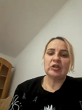 Malichkaanna30 online show from 02/05/25, 08:04